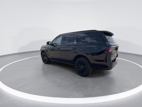 New 2026 Lincoln Navigator Reserve AWD/4WD image 6