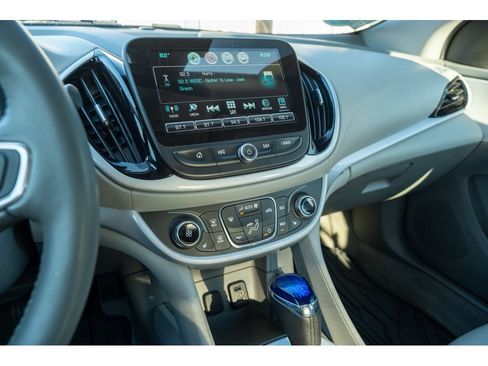 Used 2017 Chevrolet Volt LT w/ Comfort Package FWD image 22