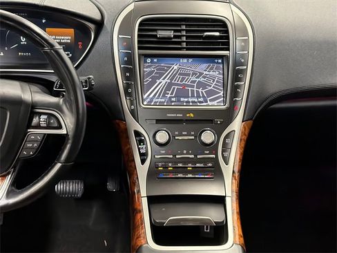 Used 2019 Lincoln Nautilus Reserve w/ Ultimate Package image 21