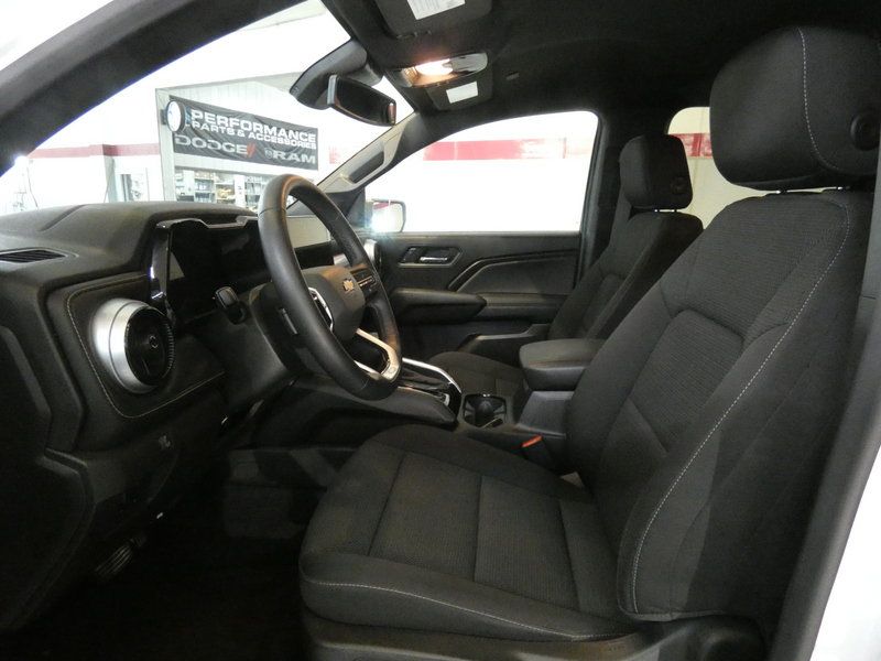 Used 2024 Chevrolet Colorado LT w/ LT Convenience Package II AWD/4WD image 30