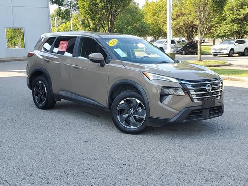 Certified 2025 Nissan Rogue SV AWD/4WD image 36