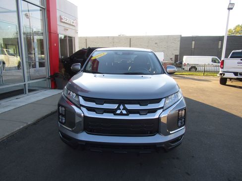 Used 2023 Mitsubishi Outlander Sport SE image 6