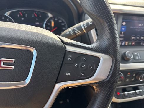 Used 2023 GMC Acadia SLE w/ Driver Convenience Package FWD image 16