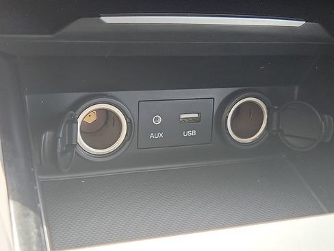 Used 2017 Hyundai Elantra SE FWD image 18