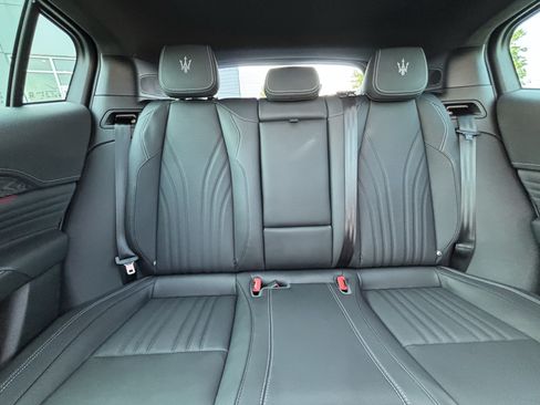 Used 2025 Maserati Grecale Folgore AWD/4WD image 44