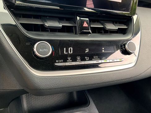 Used 2023 Toyota Corolla LE image 32