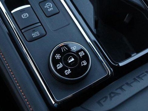 Used 2025 Nissan Pathfinder Rock Creek image 21