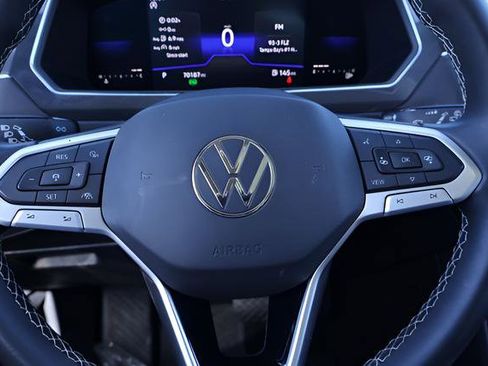 Certified 2023 Volkswagen Tiguan SE FWD image 24