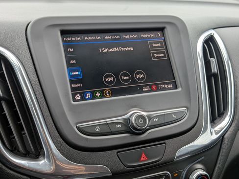 Used 2020 Chevrolet Equinox LT AWD/4WD image 17