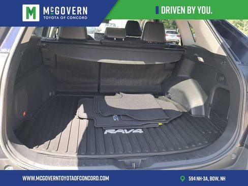 Used 2022 Toyota RAV4 Limited AWD/4WD image 4