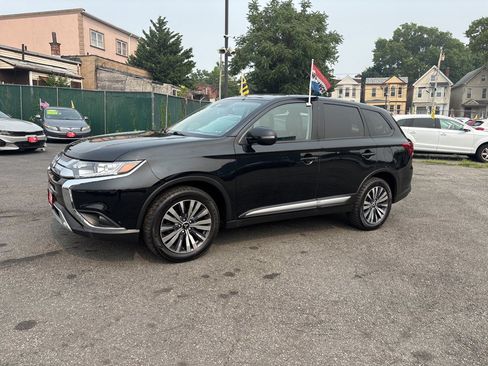 Used 2020 Mitsubishi Outlander SE AWD/4WD image 3