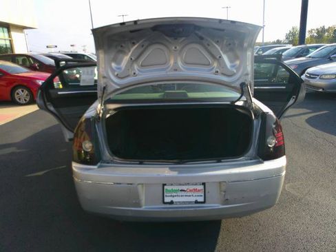 Used 2005 Chrysler 300 Touring image 5