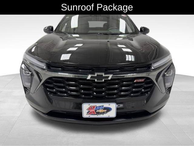 Used 2025 Chevrolet Trax RS w/ Sunroof Package FWD image 7
