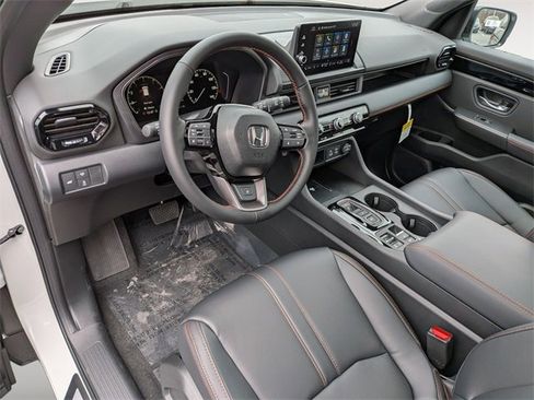 New 2025 Honda Pilot TrailSport image 11