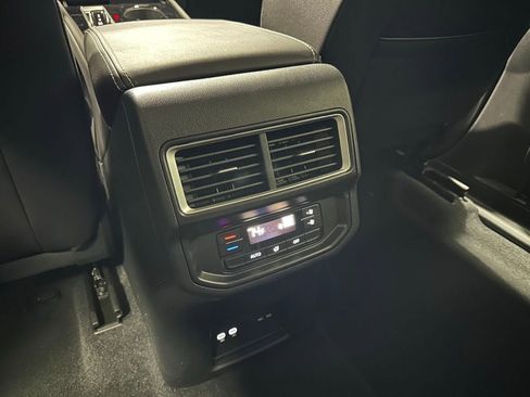 Used 2025 Volkswagen Atlas SE image 51