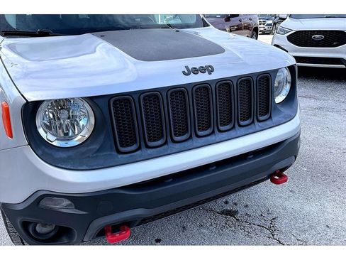 Used 2015 Jeep Renegade Trailhawk image 32