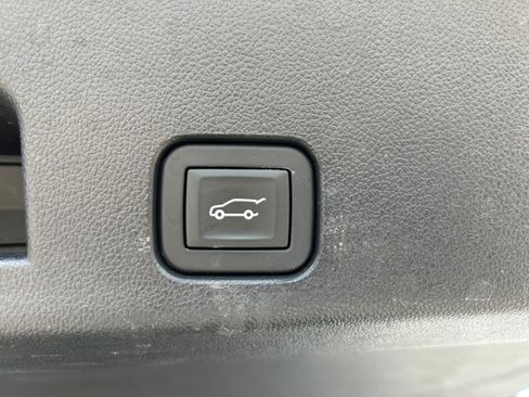 Used 2024 Chevrolet Traverse Z71 w/ Enhanced Driving Package AWD/4WD image 12