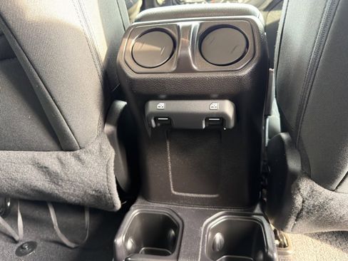 Used 2021 Jeep Gladiator Willys image 22