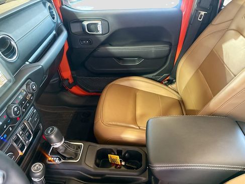 Used 2023 Jeep Wrangler Unlimited Sahara w/ Cold Weather Group AWD/4WD image 26