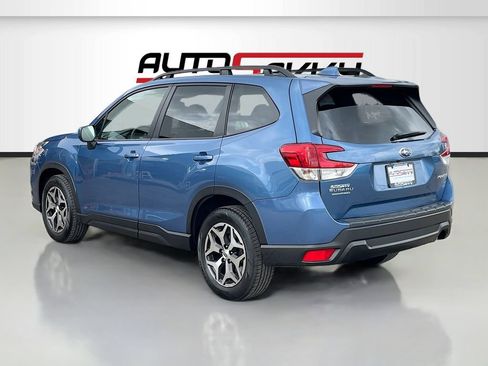 Used 2022 Subaru Forester Premium AWD/4WD image 5