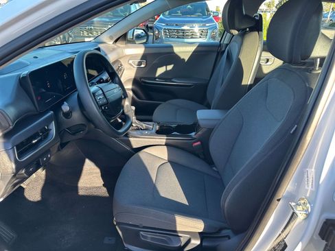 Used 2025 Kia K4 LXS image 28