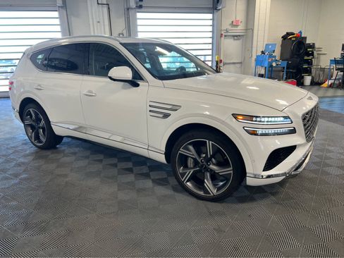 Used 2025 Genesis GV80 3.5T Prestige image 3