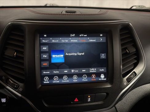 Used 2022 Jeep Cherokee Trailhawk w/ Premium Leather Package AWD/4WD image 23