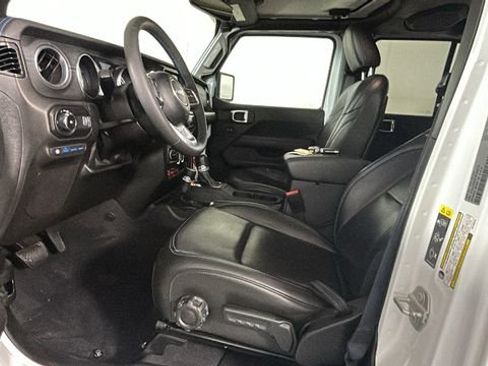 Used 2023 Jeep Wrangler Unlimited Rubicon 4xe w/ Cold Weather Group AWD/4WD image 11