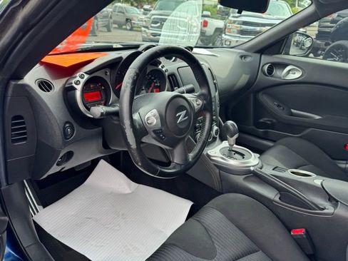 Used 2016 Nissan 370Z Coupe RWD image 8