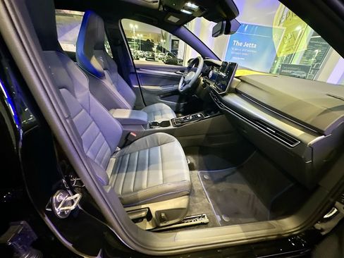 New 2026 Volkswagen Golf image 19