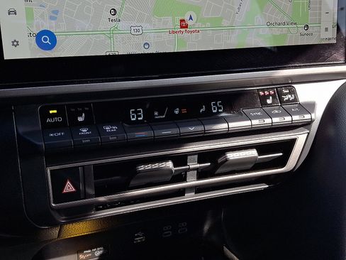 Used 2025 Toyota Camry XSE image 15