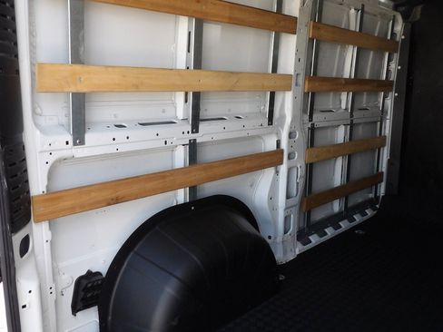 Used 2025 RAM ProMaster 2500 w/ U-Haul Equipment Group FWD image 28