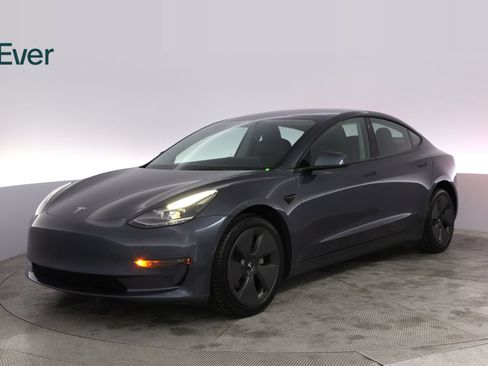 Used 2023 Tesla Model 3 Standard Range RWD image 2
