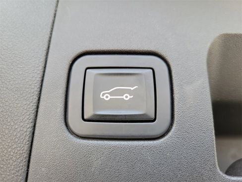 Used 2017 Cadillac XT5 Luxury image 9