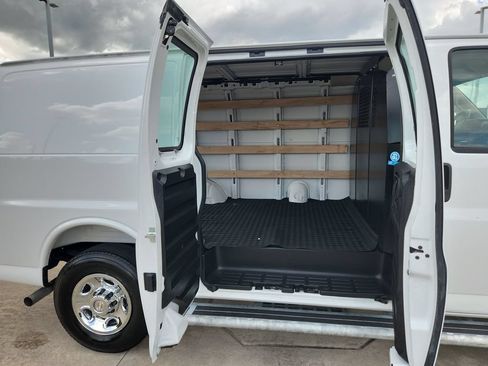Used 2025 Chevrolet Express 2500 w/ Driver Convenience Package RWD image 17
