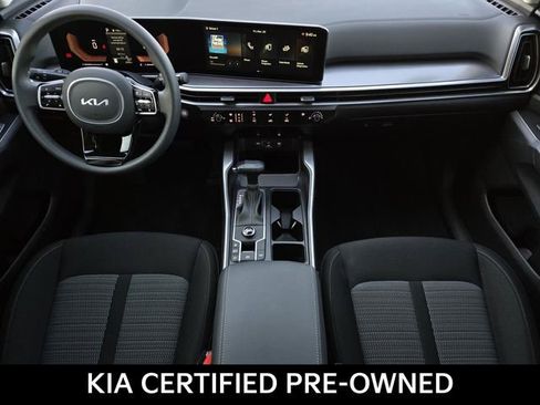 Certified 2025 Kia Sorento LX FWD image 17