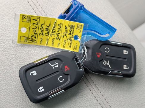 Used 2024 GMC Terrain Denali w/ Denali Premium Package image 33