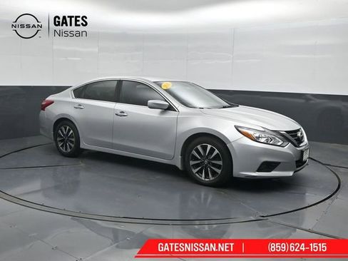 Used 2016 Nissan Altima 2.5 SV FWD image 4