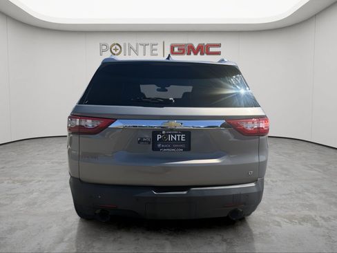 Used 2018 Chevrolet Traverse LT FWD image 3