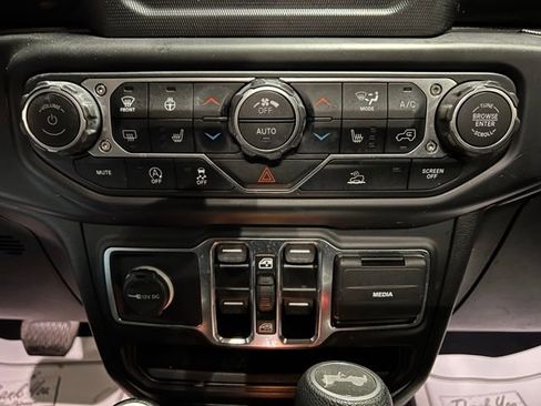 Used 2021 Jeep Wrangler Unlimited Sport image 37