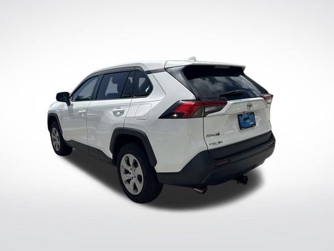 Used 2022 Toyota RAV4 LE FWD image 6