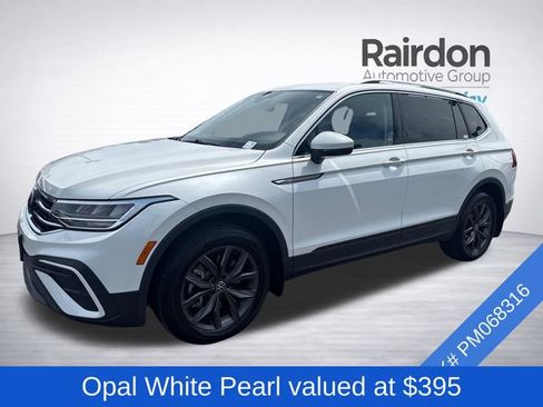 Used 2023 Volkswagen Tiguan SE w/ Panoramic Sunroof Package AWD/4WD image 3