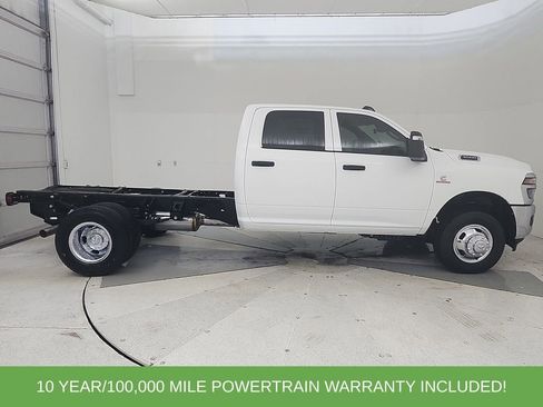 New 2026 RAM 3500 Tradesman w/ Chrome Appearance Group A AWD/4WD image 9