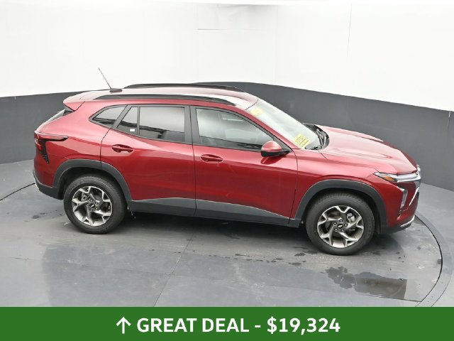 Used 2025 Chevrolet Trax LT FWD image 40