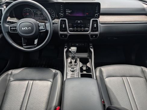 Certified 2023 Kia Sorento S w/ Panoramic Sunroof Package AWD/4WD image 10