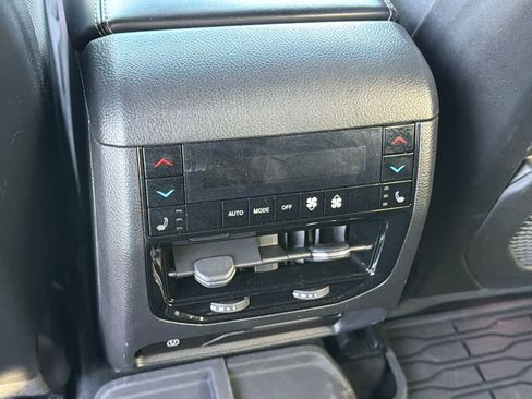 Used 2023 Jeep Grand Cherokee Overland w/ Luxury Tech Group IV AWD/4WD image 25
