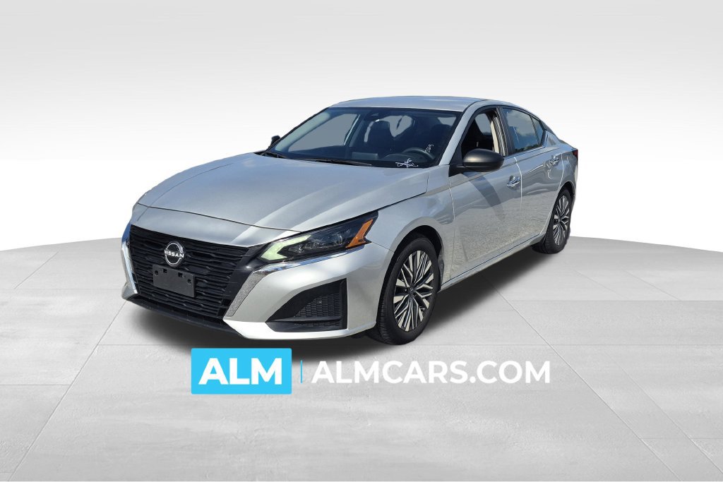 Used 2024 Nissan Altima 2.5 SV FWD image 1