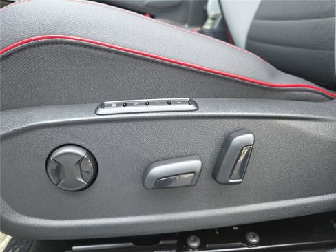 New 2025 Volkswagen GTI SE image 15