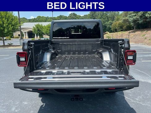Used 2025 Jeep Gladiator Rubicon w/ Safety Group AWD/4WD image 13