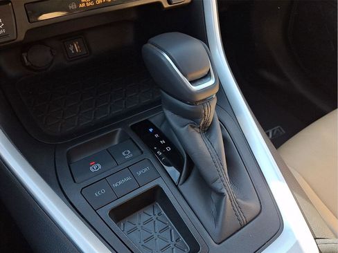 Used 2024 Toyota RAV4 XLE Premium image 42